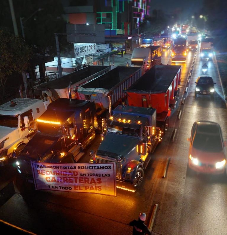 Desde tempranas horas, se reportaron megabloqueos en diferentes puntos de México. Foto: Facebook
