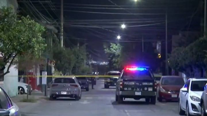Frente a su pareja y en su propia casa: Asesinan a balazos a joven de 22 años en Guadalajara
