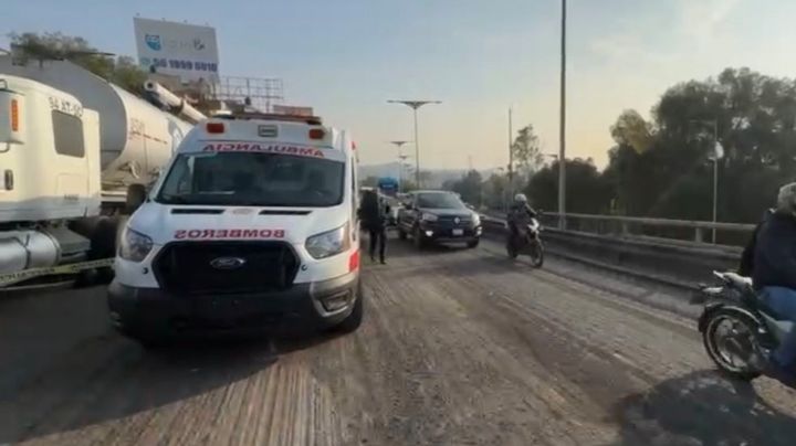 FATAL accidente en Tlalnepantla deja una víctima mortal: Motociclista es atropellado por una pipa