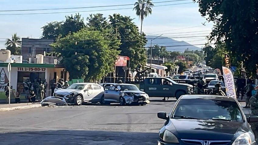 Persecución a balazos entre grupos criminales rivales culmina con choque múltiple en Culiacán