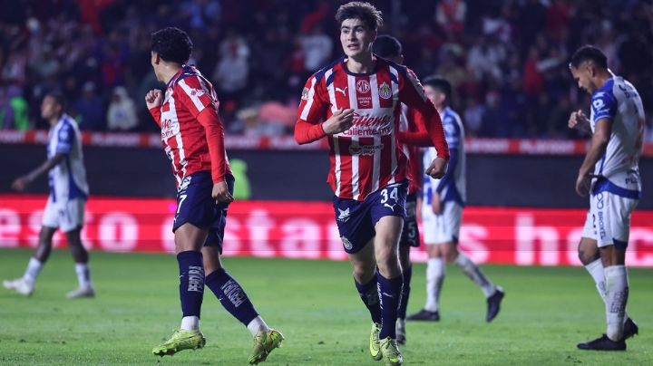 'Hormiga' González vuelve a anotar con Chivas y empata el campeonato de goleo de Apertura 2025