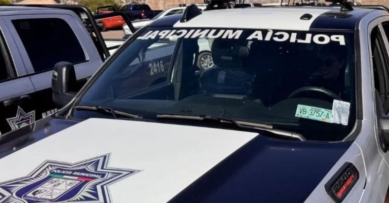 Elementos de la Policía Municipal de Nogales acudieron al llamado.