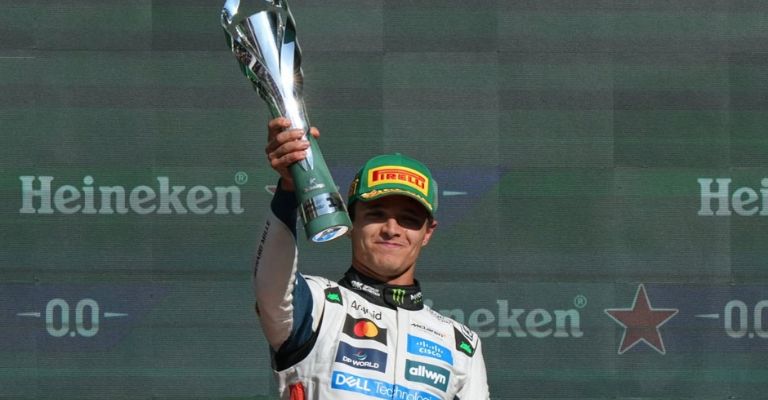 Norris ganó la última carrera en México
