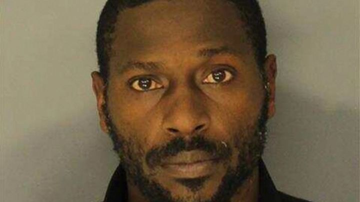 Antonio Brown irá a prisión, príncipe Harry se disculpa por usar gorra de Dodgers y más en Top 3 Deportes