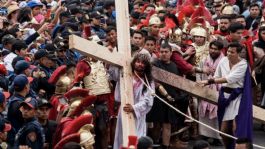 Foto que representa a La Pasión de Cristo de Iztapalapa, Patrimonio Cultural Inmaterial de la Humanidad: Sheinbaum CELEBRA