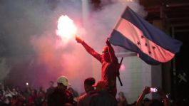 Foto que representa a Honduras detiene el conteo de votos en comicios presidenciales tras manifestaciones