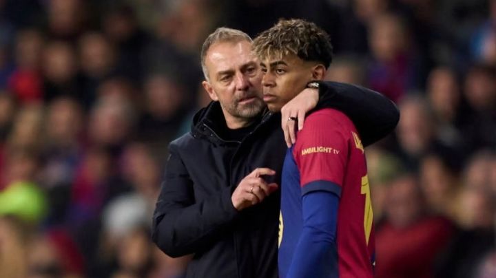 Hansi Flick niega vestidor 'roto' en el Barcelona y justifica la molestia de Yamal al ser sustituido