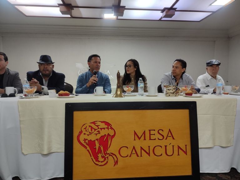 Charla con integrantes de Mesa Cancún