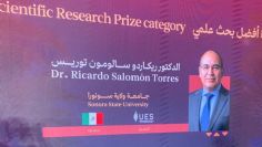 Docente sonorense recibe premio internacional por investigación sobre palma datilera