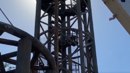 Foto que representa a Cajeme retira la tirolesa de la Laguna del Náinari, estructura detenida desde 2018 y bajo controversia