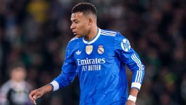 Foto que representa a Kylian Mbappé se recupera pero sigue siendo duda para el Real Madrid vs Alavés de LaLiga