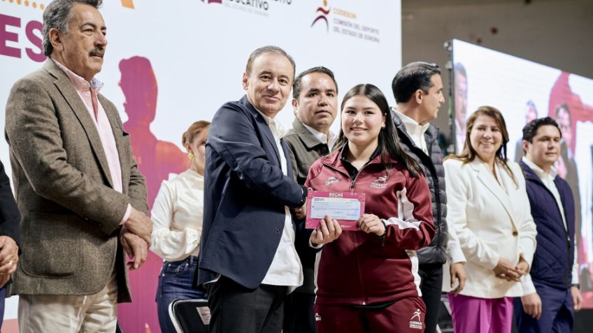 Sonora: Alfonso Durazo reconoce a atletas sonorenses con 540 becas; inversión es superior a los 16 mdp