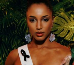 PRIMERA IMAGEN de Miss Jamaica 2025 llegando a su país en silla de ruedas tras hemorragia intracraneal