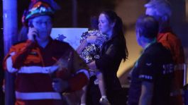 Foto que representa a Tiroteo durante celebración judía en Bondi Beach, Sídney, deja más de 10 muertos: Acusan TERRORISMO