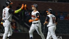 Foto que representa a Los Naranjeros de Hermosillo aseguran la serie ante Águilas con jonrón de César Salazar