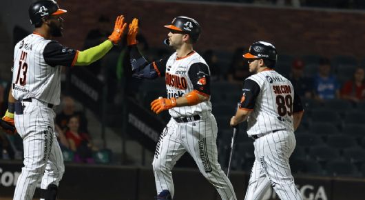 Los Naranjeros de Hermosillo aseguran la serie ante Águilas con jonrón de César Salazar