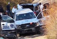 Foto ilustrativa de nota Tenían el tiro de gracia: Hallan tres cuerpos dentro de camioneta abandonada en Michoacán