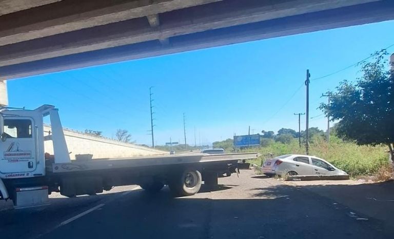 El automóvil implicado fue remolcado tras el accidente