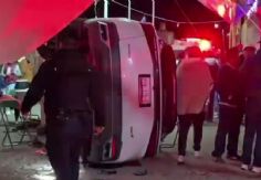 Foto ilustrativa de nota Conductor EBRIO atropella a multitud en posada de Tlaxcala; testigos le propinan BRUTAL golpiza