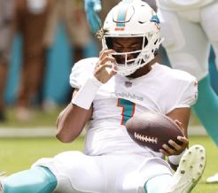 ¿Tua Tagovailoa a la banca? Dolphins consideran un cambio en la posición de quarterback