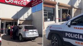 Foto que representa a Mujer sufre problema de salud y termina con su camioneta dentro de una tortillería en Hermosillo