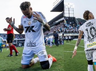 Neymar está cerca de renovar con el Santos luego de lograr su permanencia en el Brasileirao
