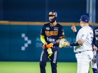 Naranjeros de Hermosillo derrota a Jaguares en Nayarit y toma ventaja en la serie