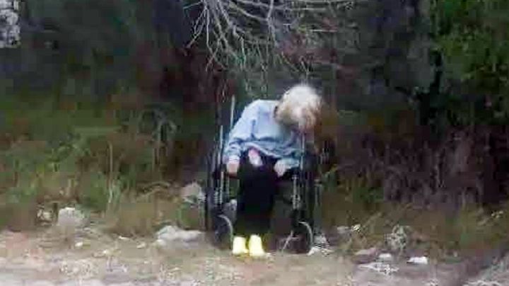 Desmayada y en silla de ruedas: Abandonan a mujer de la tercera edad en brecha de Tamaulipas