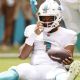 ¿Tua Tagovailoa a la banca? Dolphins consideran un cambio en la posición de quarterback
