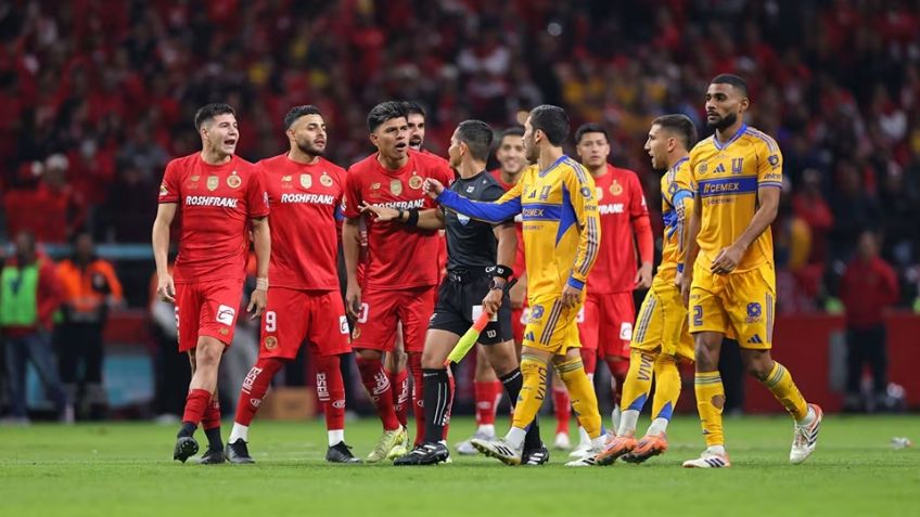 Juan Pablo Vigón y Franco Romero reciben sanción por su 'pelea' en la final del Apertura 2025