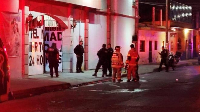 Foto ilustrativa de nota Hombres irrumpen en hotel de Morelos y prenden fuego a una pareja; una persona murió