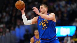 Foto que representa a Noche histórica de Nikola Jokic: Rompe marca de asistencias de Kareem Abdul-Jabbar