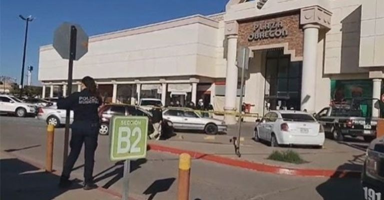 Pánico en tienda departamental de Ciudad Obregón; más de 200 personas son evacuadas por conato incendio