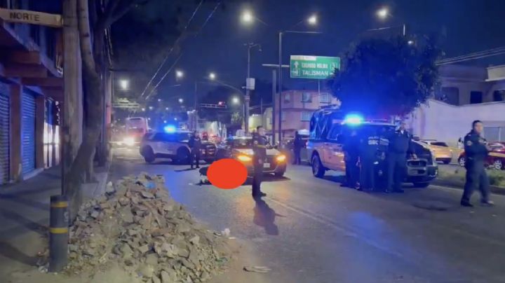 Le dieron dos balazos: En plena vía pública de la GAM, sujetos armados MATAN a motociclista