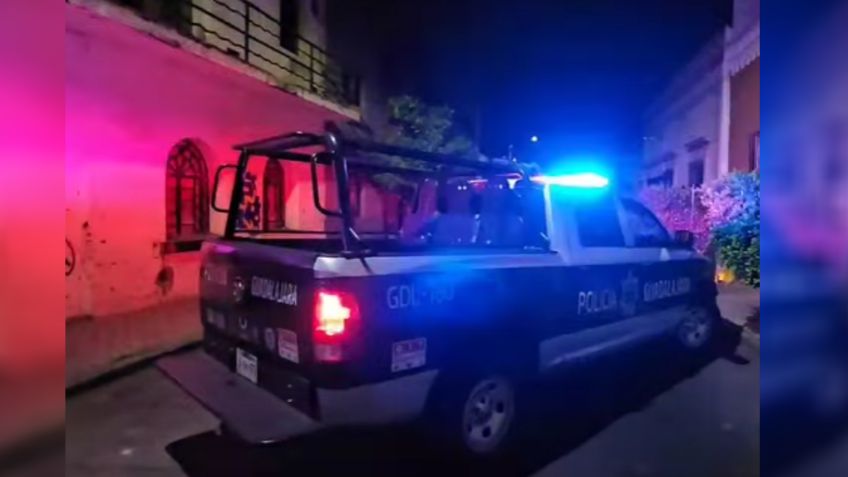 Doble crimen sacude a Jalisco: Apuñalan a un hombre sin hogar y otro muere por golpes y pedradas