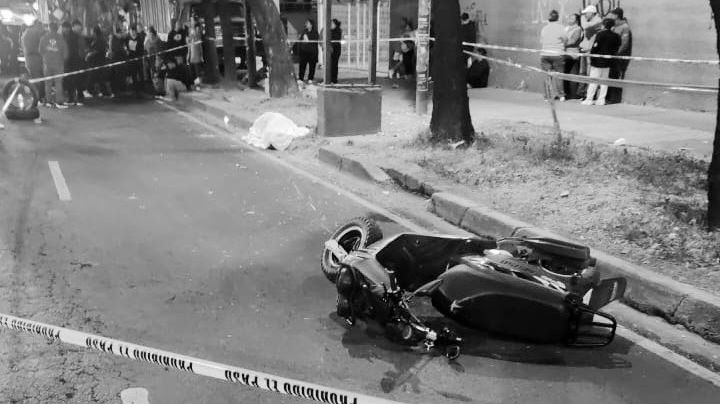 FATAL accidente en Iztapalapa: Motociclista muere tras ser embestido; responsable huye de la escena