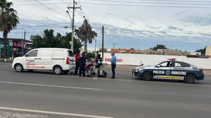 Motociclista resulta herida tras chocar contra vagoneta en Ciudad Obregón; fue hospitalizada