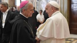 Foto que representa a Papa León XIV anula la comisión creada por el Papa Francisco para incentivar las donaciones