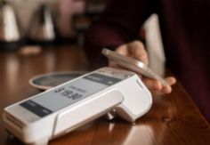 Foto ilustrativa de nota Tipos de terminales bancarias: guía para elegir la la opción más conveniente