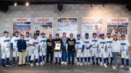 Foto que representa a Histórica ceremonia de retiro de número y entronización para Yaquis de Obregón