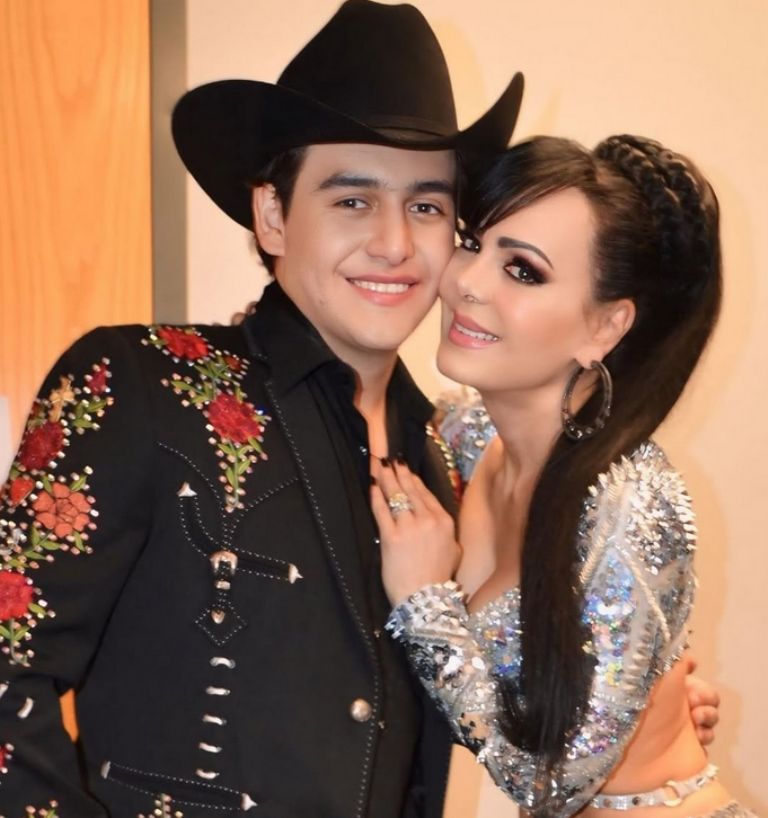 Maribel Guardia felicita a la hermana de Julián Figueroa