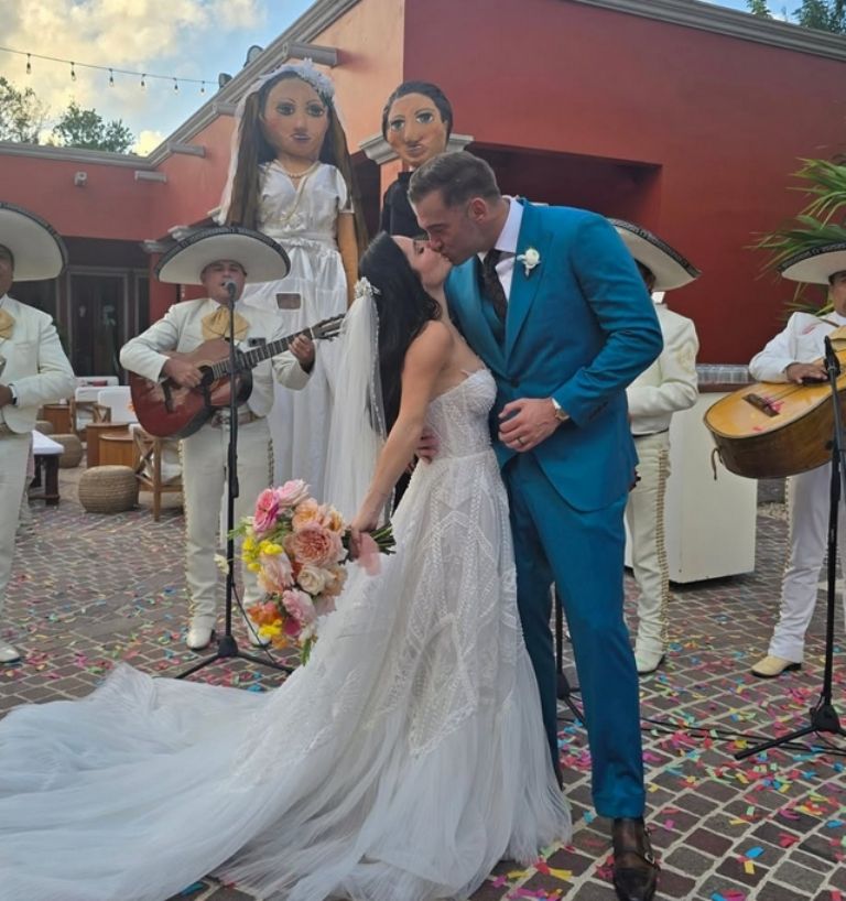 Claudia Álvarez va a la boda de Martha Higareda