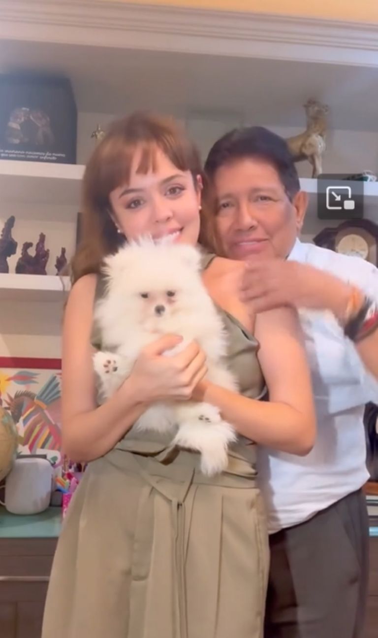 Eva Daniela y Juan Osorio, felices con su nuevo 'hijo'