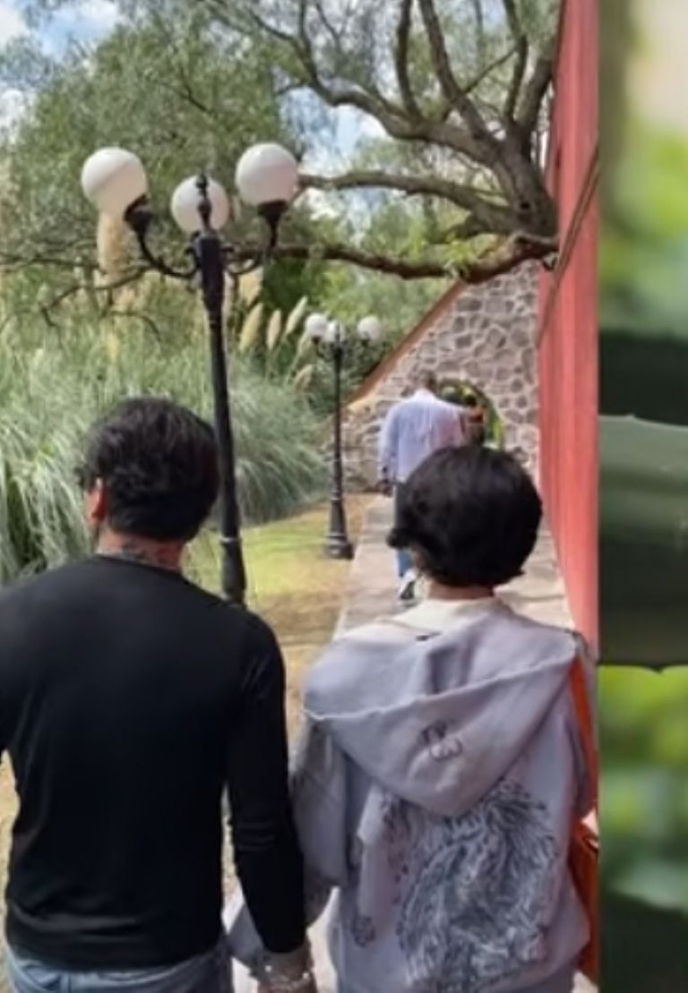 Ángela Aguilar filtra imágenes privadas con Nodal