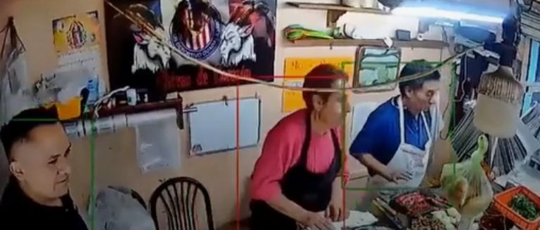 Asaltan taquería en Naucalpan 