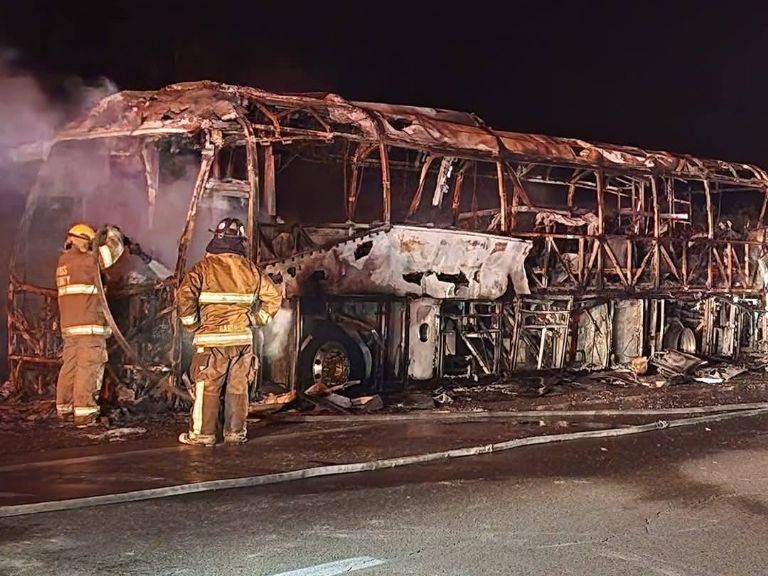 Se incendia autobús en Ahome; no hay heridos
