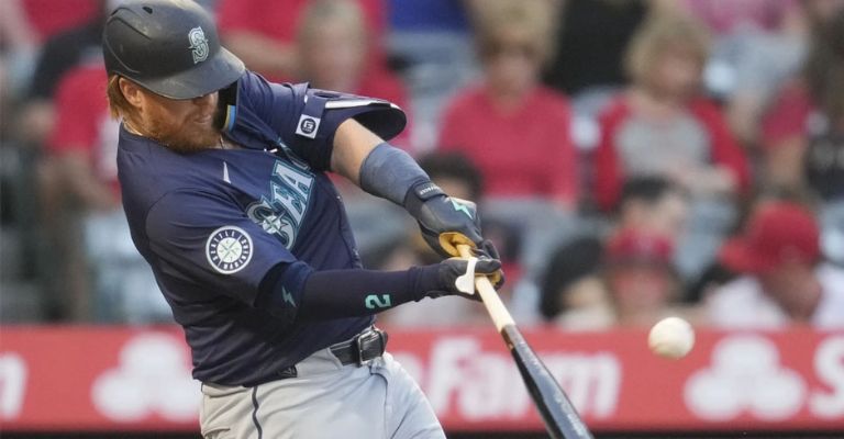 El veterano jugó con Seattle la campaña previa