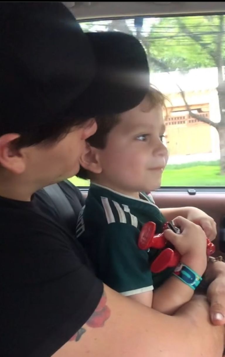 Julián Figueroa y José Julián van a comer