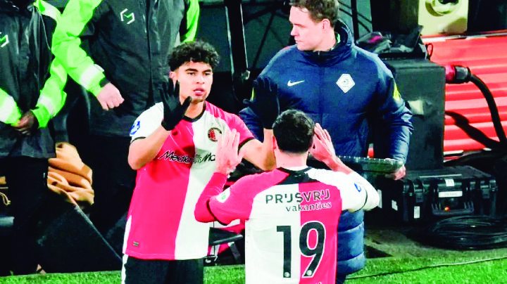 Buenas noticias para el futbol mexicano, Stephano Carrillo hace su debut en la Liga de Holanda