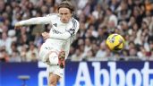Foto ilustrativa de la nota titulada Modric, con un golazo, lidera la victoria del Madrid que alcanza al Barcelona en la cima